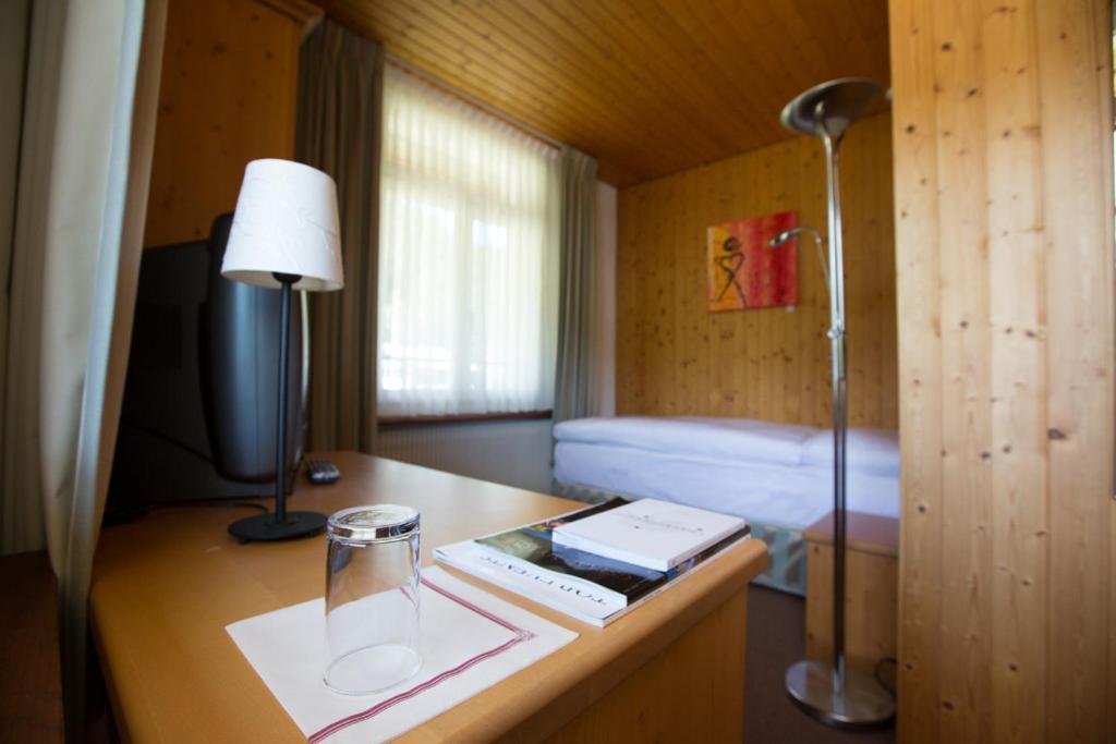 Sonnegg Hotel Zweisimmen Pokój zdjęcie