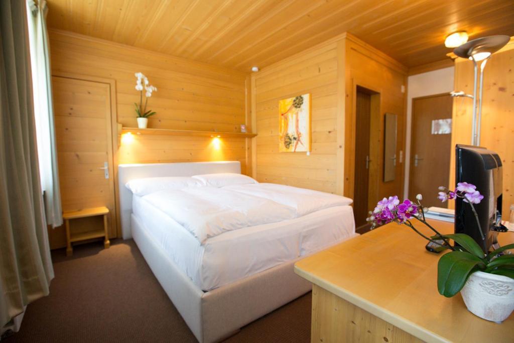 Sonnegg Hotel Zweisimmen Pokój zdjęcie